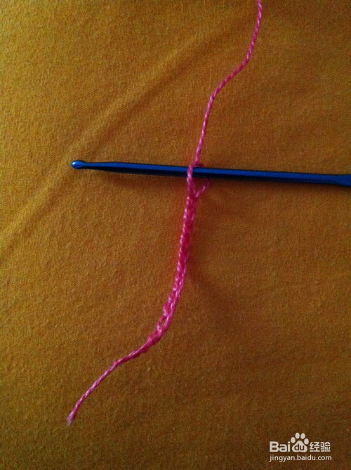 鉤針編織制作漂亮可口的草莓毛衣貼